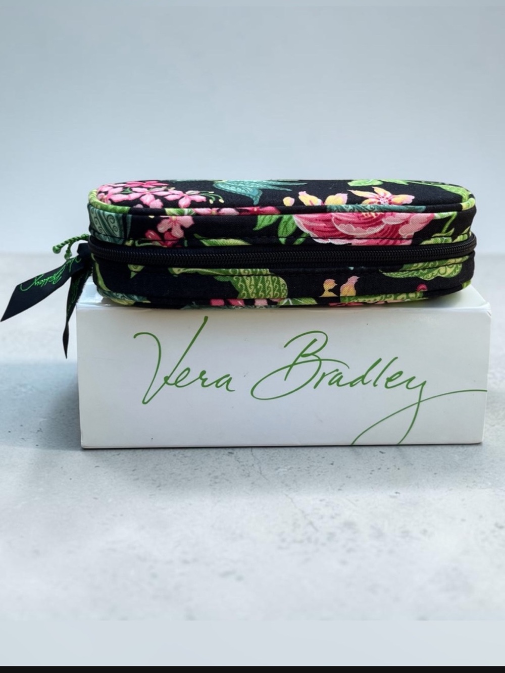 VERA BRADLEY Vines Black Pink Green Floral
Botanical Soft Zip Eyeglass Case +Box